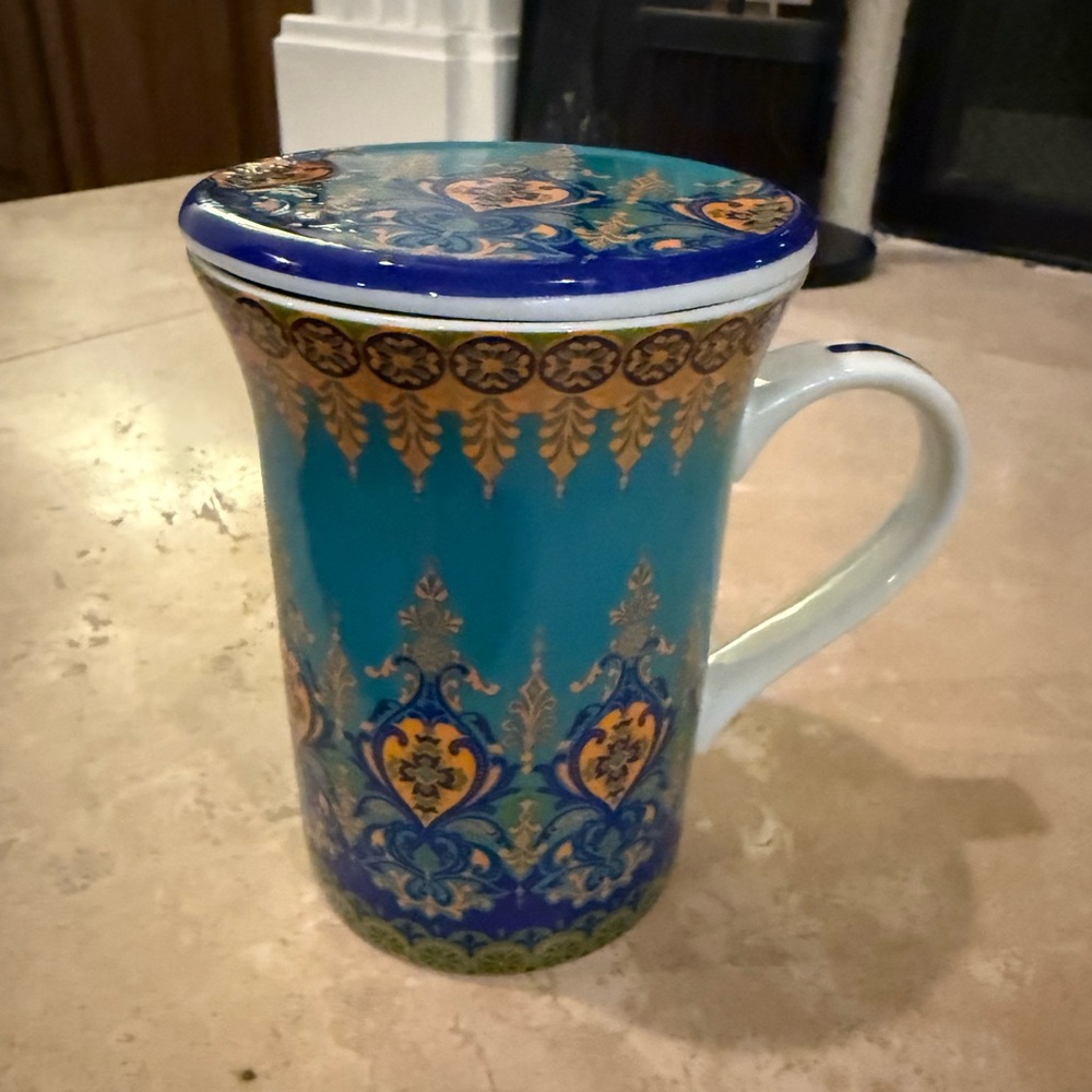 Punctuate Barnes & Noble Paisley Mug Coffee Cup w/ Lid.